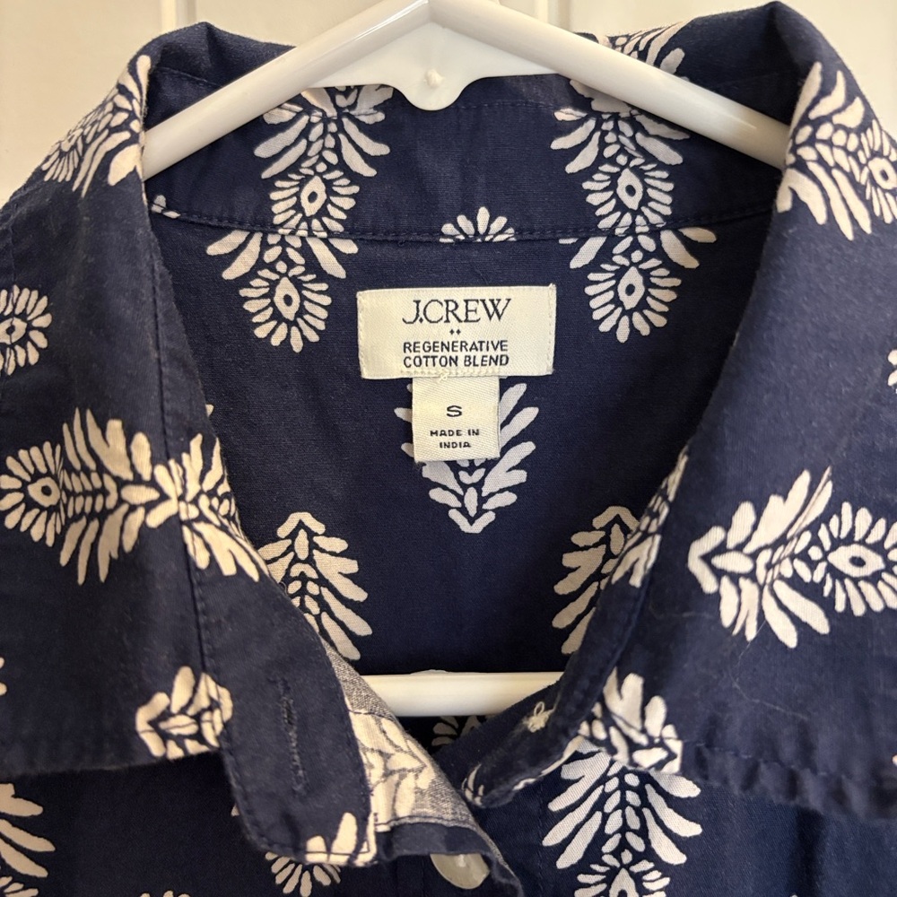 J Crew Factory Button Up Poplin Shirt in Signature Fit, size small - Picture 12 of 12